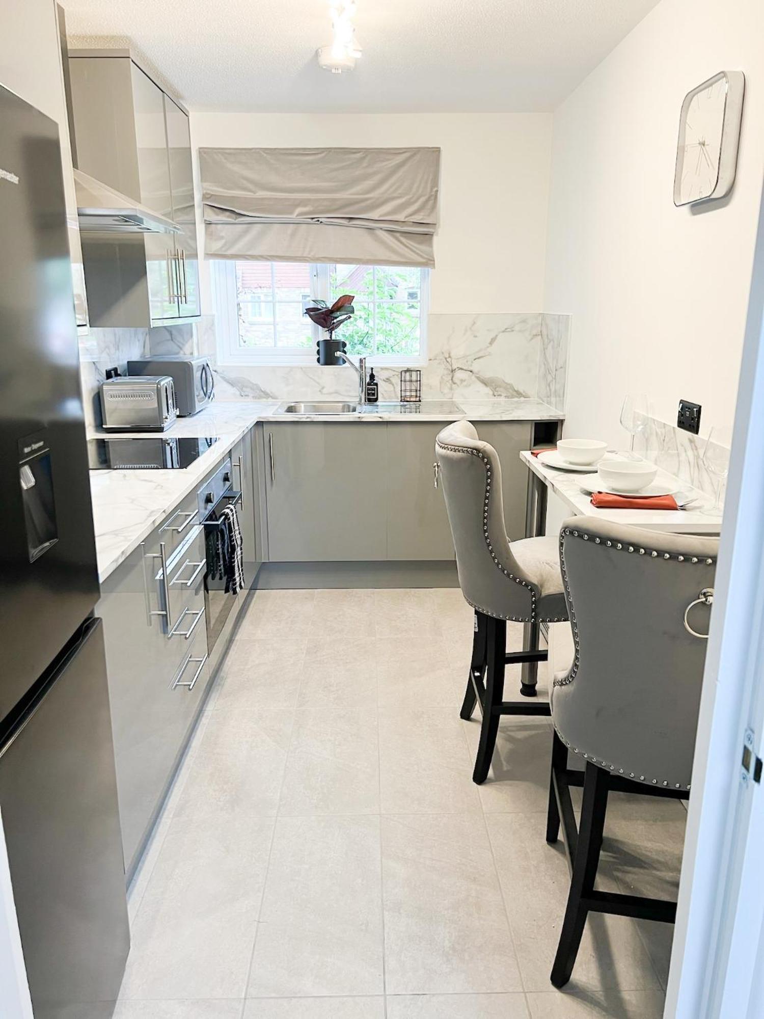 Beautiful Apartment In Beckton With Private Entrance And Garden ロンドン エクステリア 写真