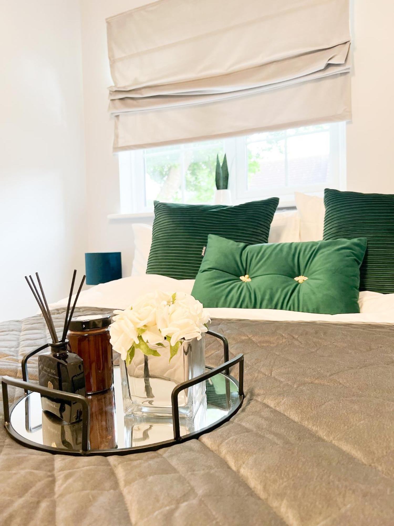Beautiful Apartment In Beckton With Private Entrance And Garden ロンドン エクステリア 写真