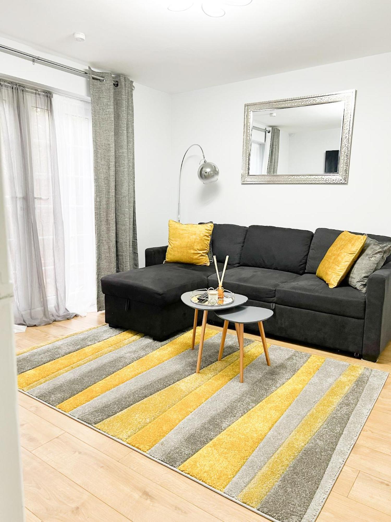 Beautiful Apartment In Beckton With Private Entrance And Garden ロンドン エクステリア 写真